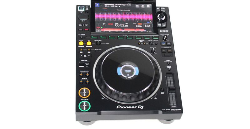 Pioneer DJ выпустили мультиплеер CDJ-3000 