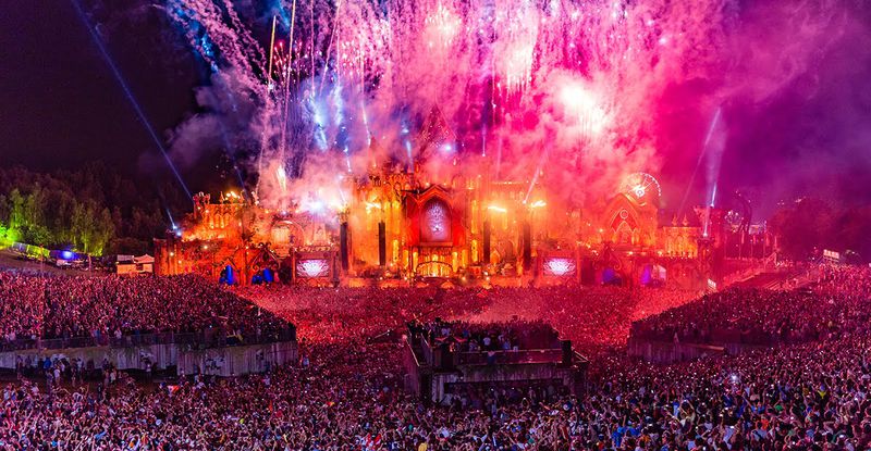 Организаторы Tomorrowland выпустили фильм