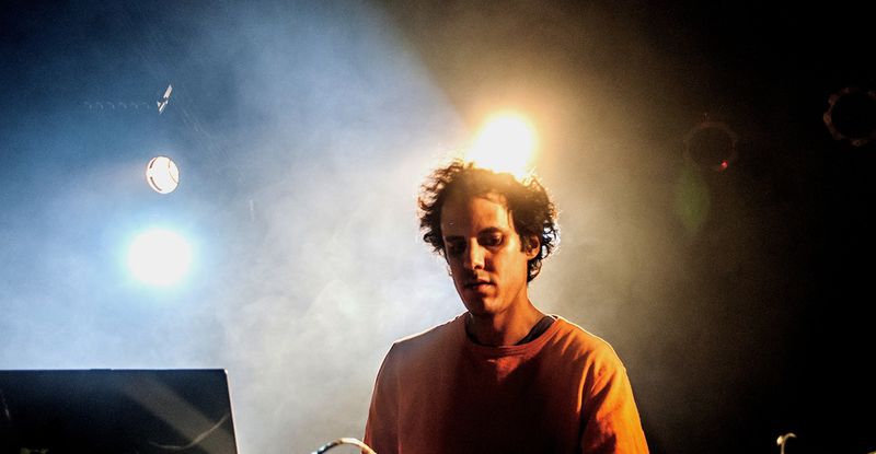 Four Tet воюет с лейблом